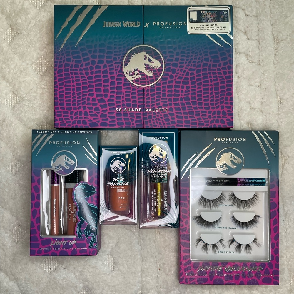 Profusion Jurassic Makeup bundle just in time for Valentines Day! 💝